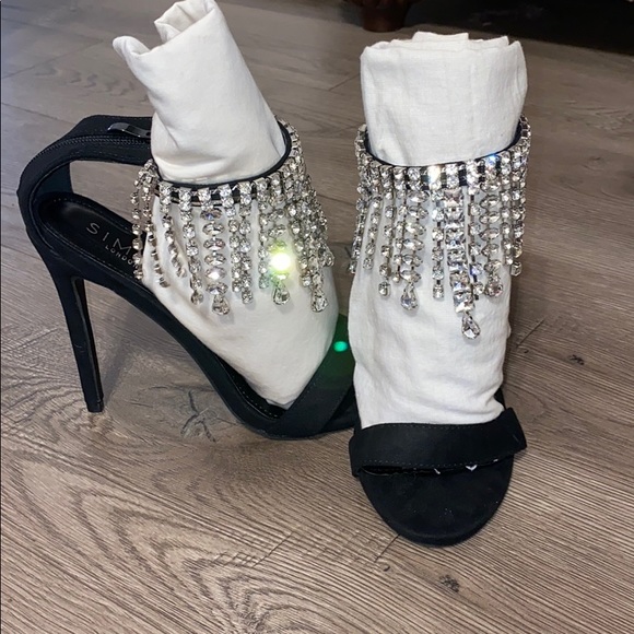 Black Heels with Dangling crystals on ankle Size 7 - Picture 4 of 7
